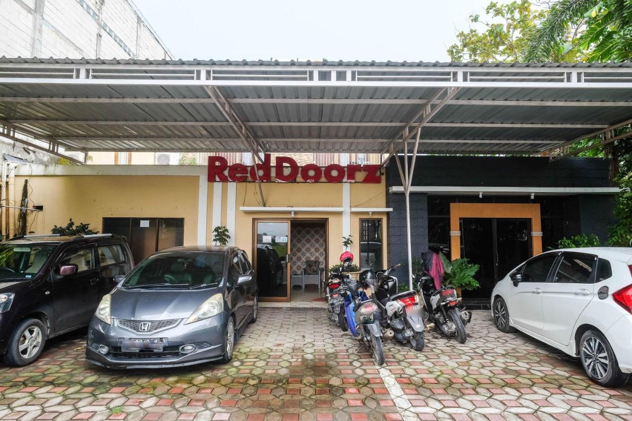 Reddoorz Syariah @ Colomadu 2 Hotel Solo Exterior foto